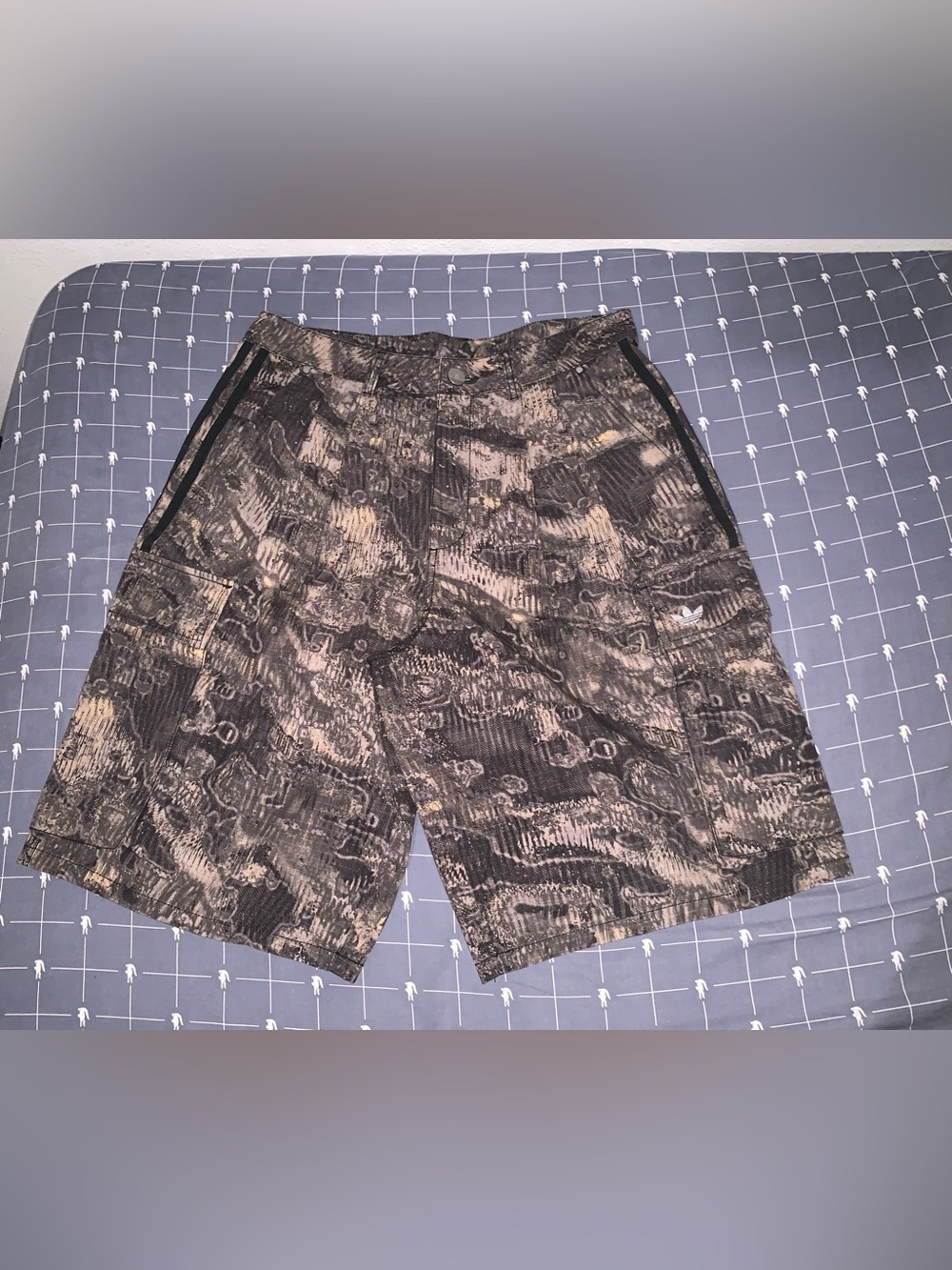 Adidas Adilenium Season 5 AOP Cargo Shorts KX4829 Size: 32 Waist